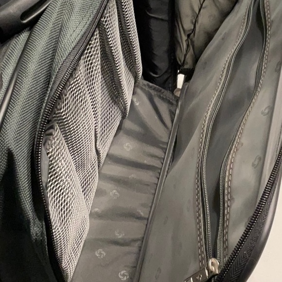 Samsonite Hunter Green Carry On Bag with Crossbody Strap - Picture 7 of 7